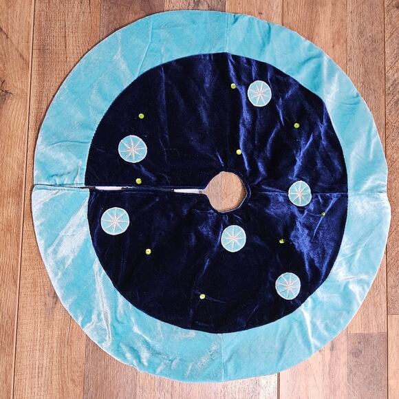 Disney Frozen Two-Toned Blue Bling Snowflake Embroidered Tree Skirt 24" - Picture 2 of 9